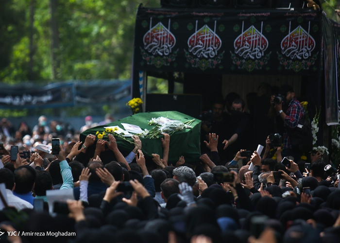 تشييع جثمان آية الله السيد عبدالله فاطمي نيا في طهران