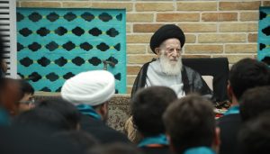 المرجع الزنجاني يستقبل وفد المواهب القرآنية في مدينة قم