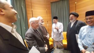 آية الله أعرافي يلتقي رئيس وزراء ماليزيا: