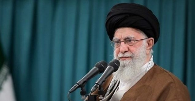 الإمام الخامنئي: هجوم الجيش الأمريكي في المنطقة هُزم أمام مبادرة وشجاعة شباب إيران الإسلامية