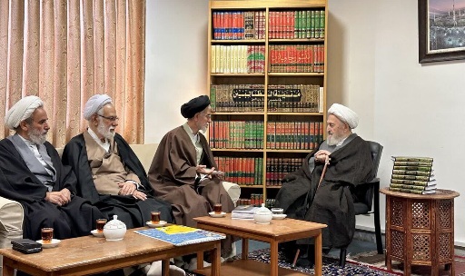 آية اللّه العظمى السبحاني يؤكد على ضرورة دعاء المعتكفين لإنقاذ المسلمين من الظروف العصيبة الراهنة