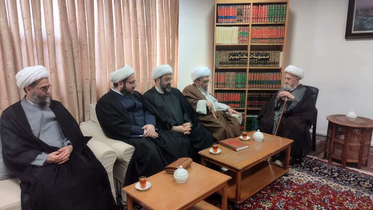آية الله أشرفي الشاهرودي يلتقي المراجع العظام السبحاني، وجوادي الآملي، وشبيري الزنجاني