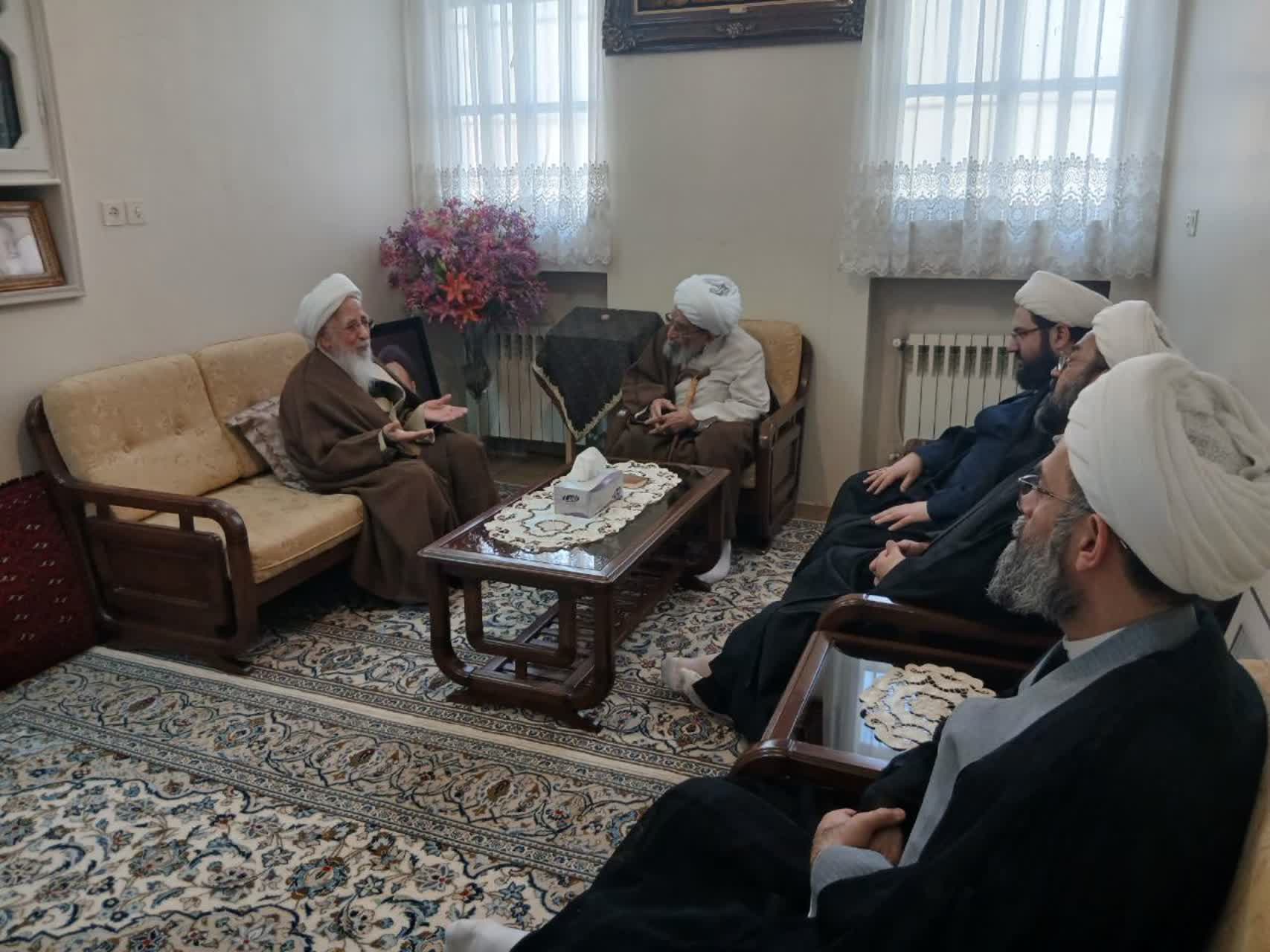 آية الله أشرفي الشاهرودي يلتقي المراجع العظام السبحاني، وجوادي الآملي، وشبيري الزنجاني