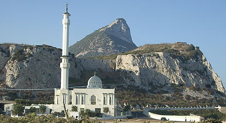 مسجد إبراهيم الإبراهيم و قد تم افتتاحه رسميا يوم 8 أغسطس 1997.