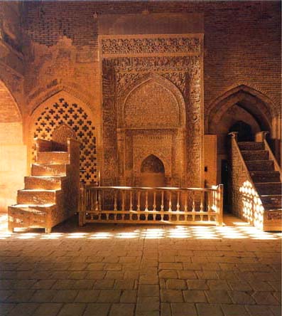 مسجد جامع أصفهان وهو من أقدم مساجد إيران القائمة، ويعود إنشاؤه إلى عام 771م يقع في مدينة أصفهان في محافظة أصفهان