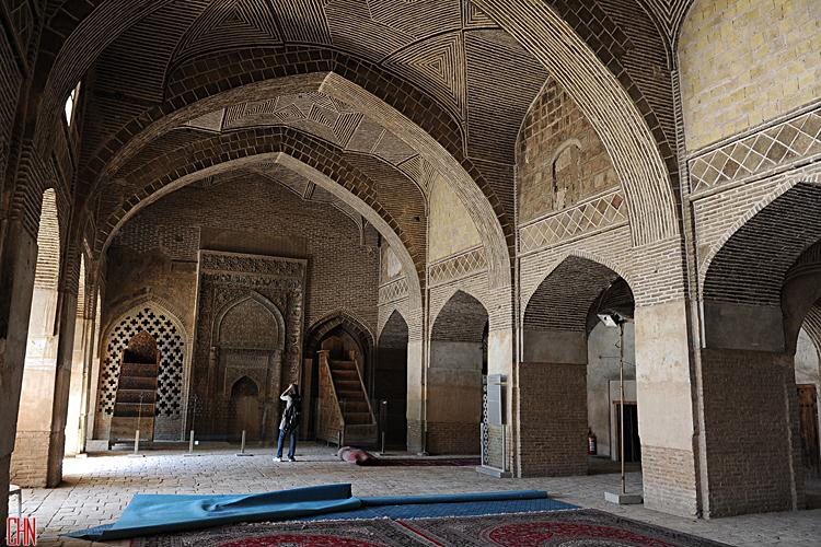 مسجد جامع أصفهان وهو من أقدم مساجد إيران القائمة،