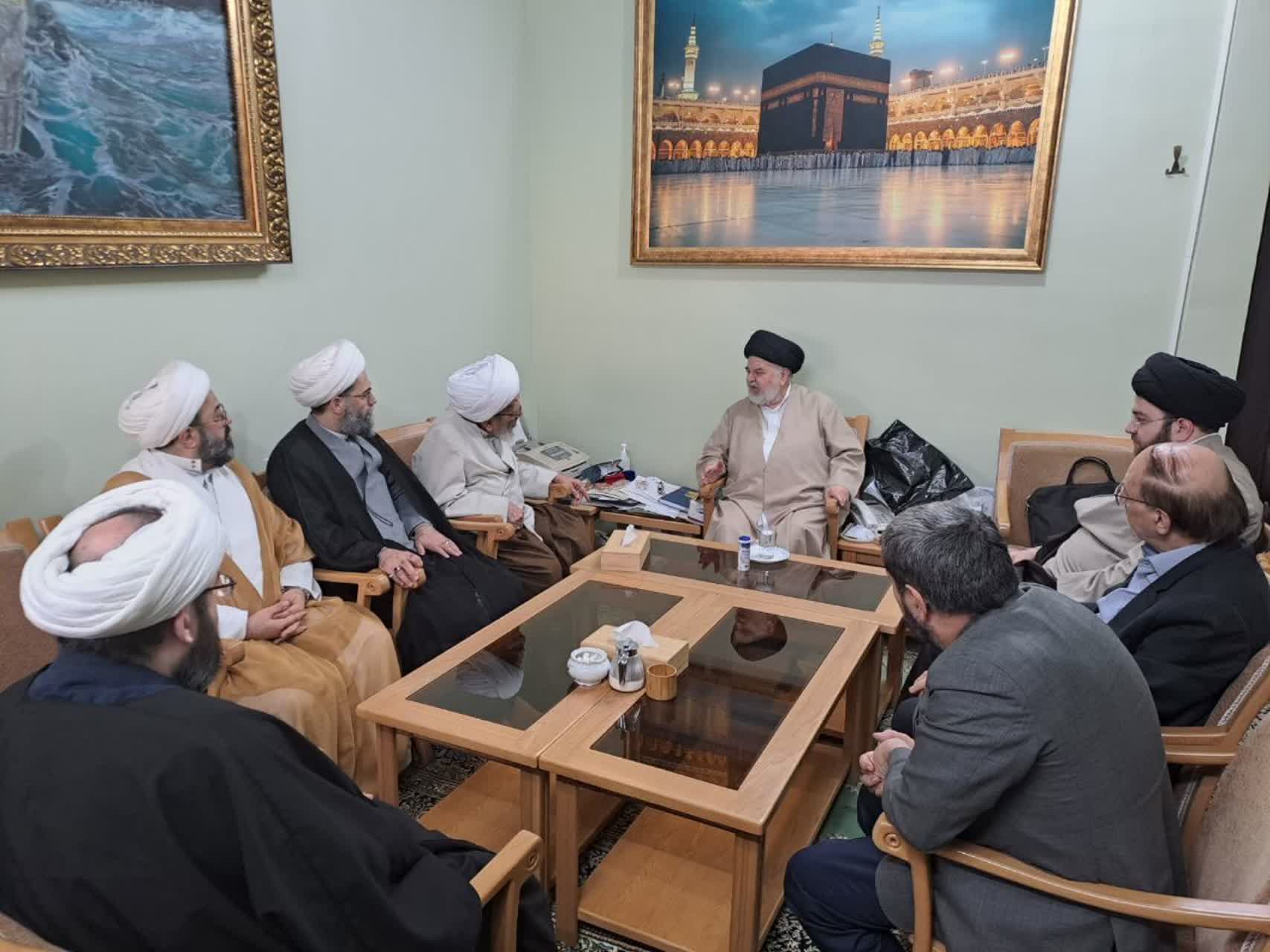 آية الله أشرفي الشاهرودي يلتقي بفضيلة حجة الإسلام والمسلمين السيد جواد الشهرستاني (صهر ووكيل المرجع الديني آية الله السيستاني)